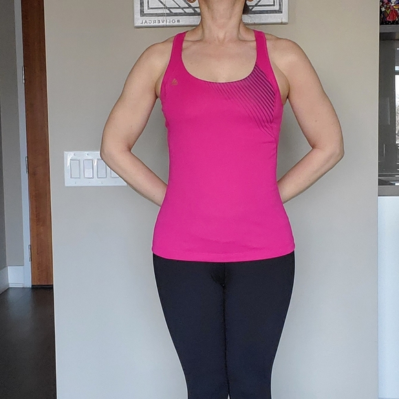 ๐ 2X HOST PICK ๐ Adidas Core Performance Athetic Tank Top - Picture 9 of 15